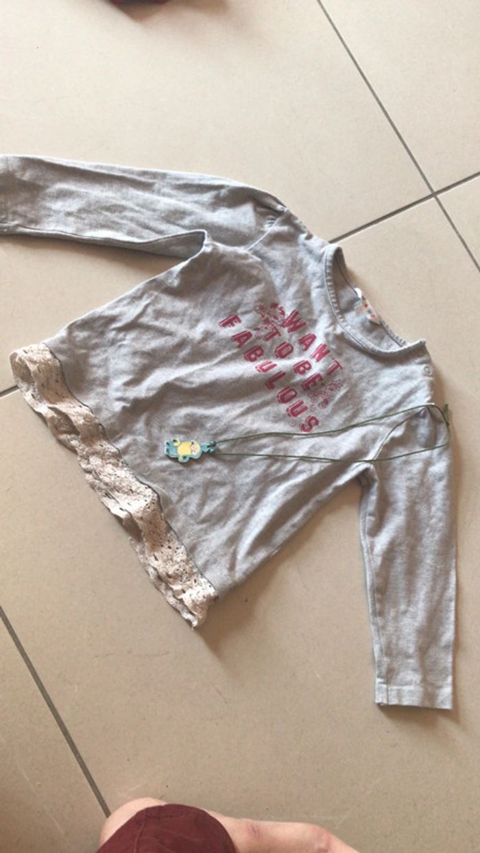 T-shirt gris chiné manches longues et colliers minions 4ans - photo numéro 3