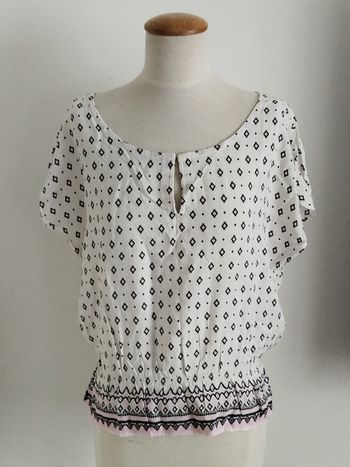 Blouse blanche manches courtes à motifs géométriques H&M taille 38