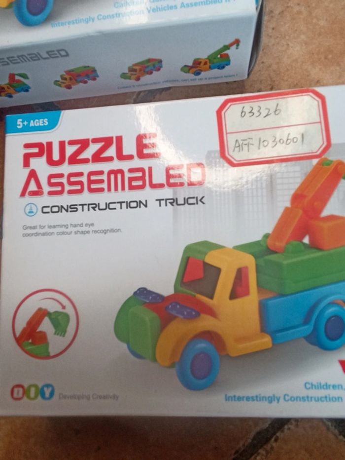 Lot deux camions de construction - photo numéro 3