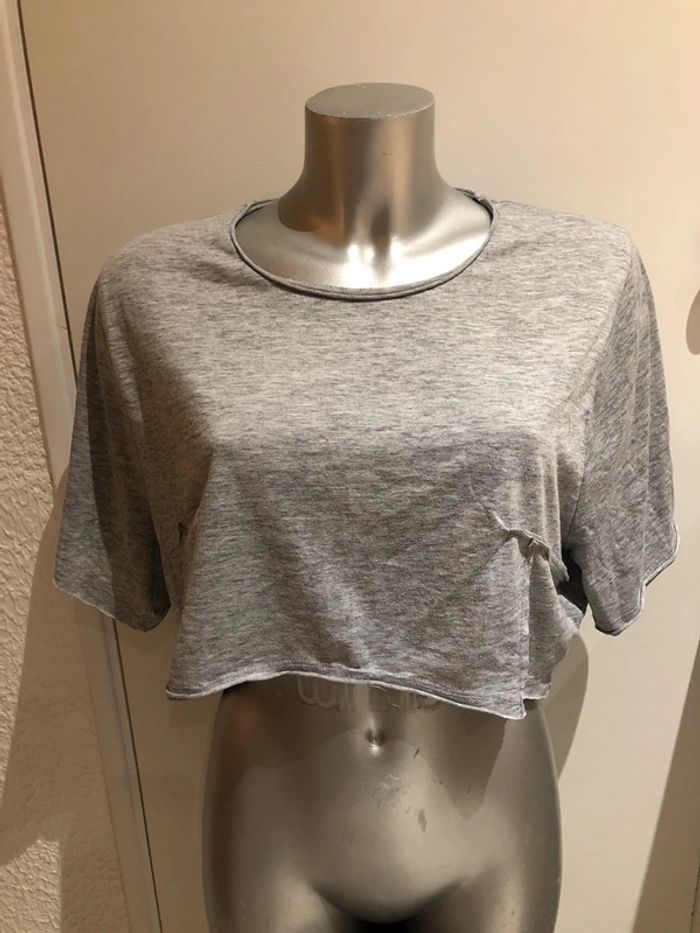 Tee shirt court