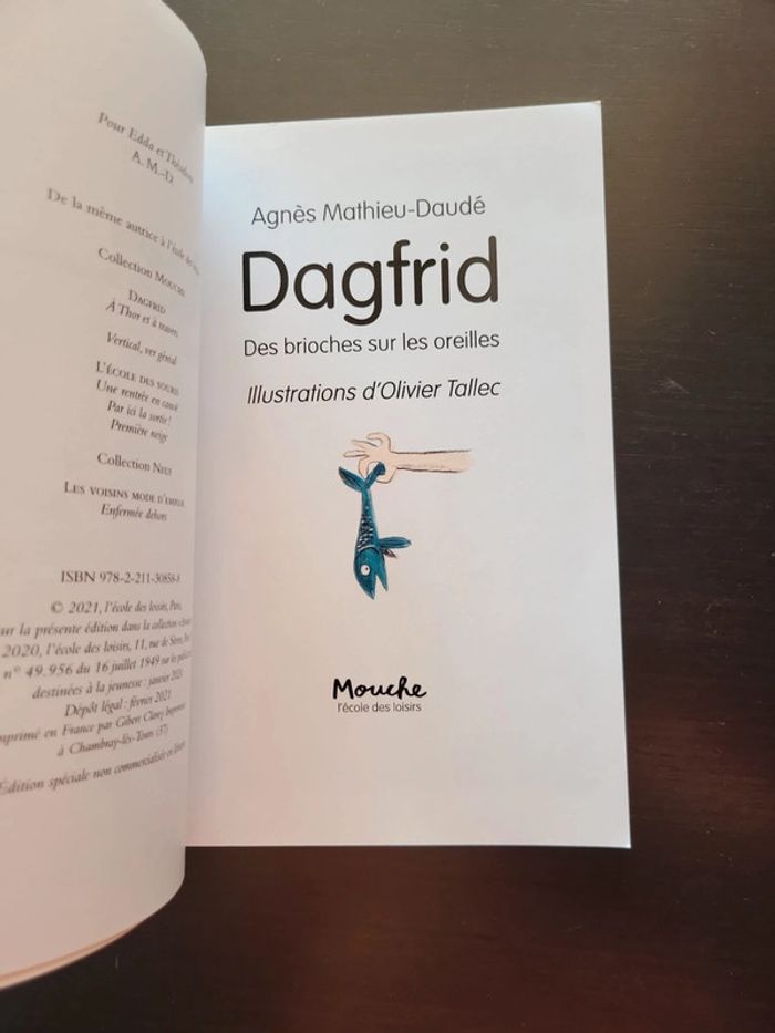 Dagfrid des brioches sur les oreilles - photo numéro 3