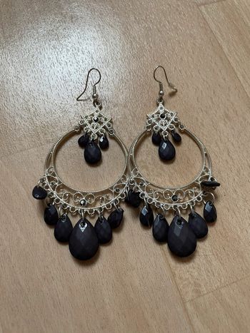 Boucles d’oreilles grises