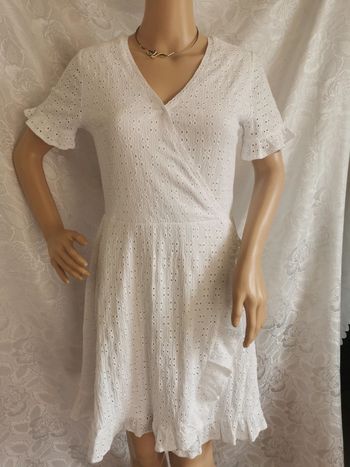 🌺Superbe robe blanche. Taille 38-40. Rainbow