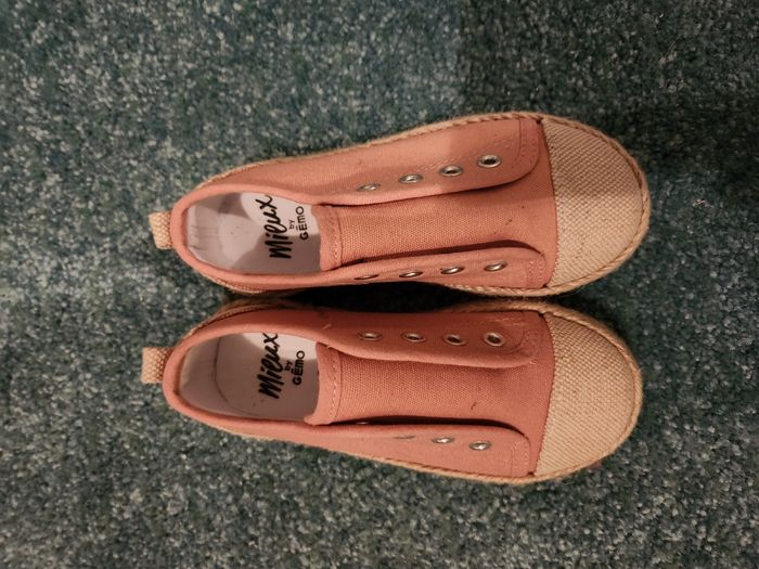 Petites baskets roses - photo numéro 2