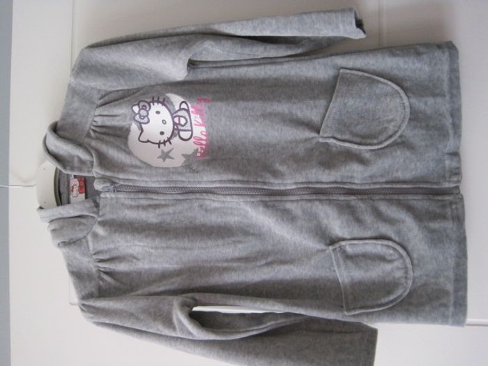 Peignoir ou robe de chambre velours Hello Kitty 6-8ans - photo numéro 1