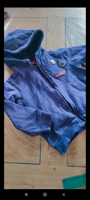 Gilet zippé à capuche cars 5/6 ans