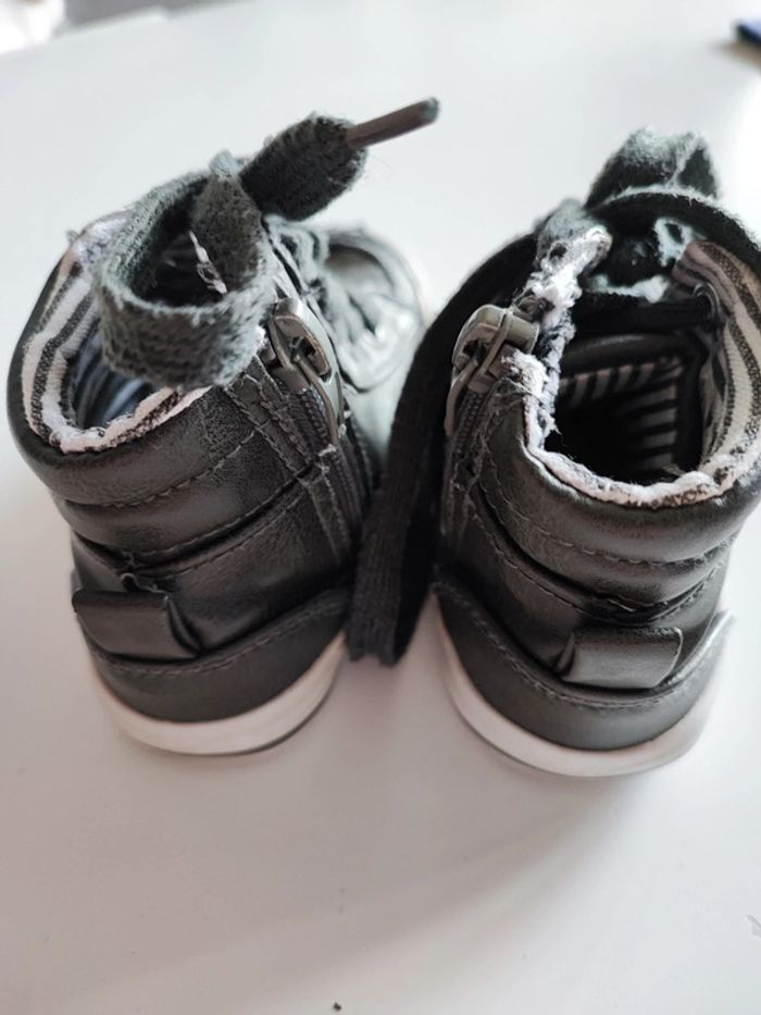 Baskets grises - photo numéro 4