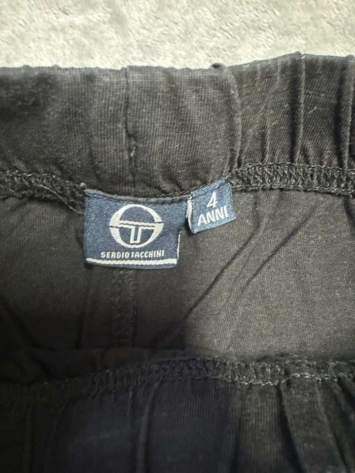 Short Sergio tacchini 4 ans - photo numéro 3
