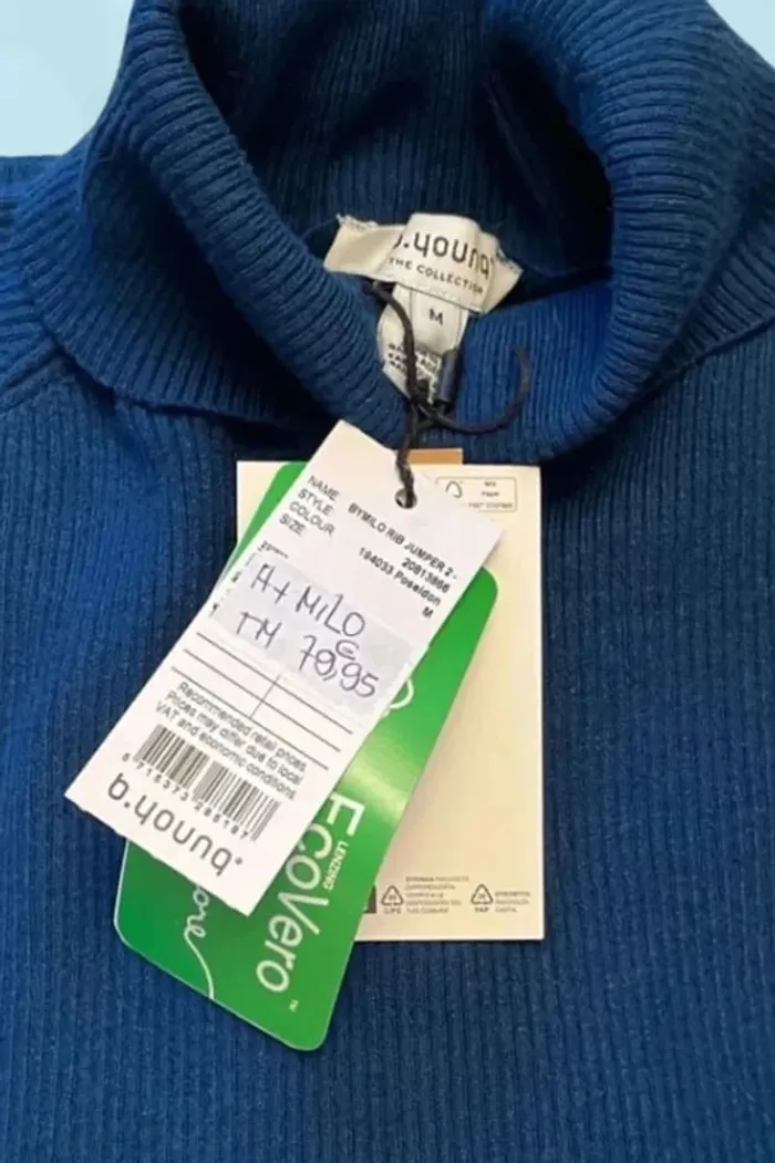 Pull col roulé bleu canard magnifique remise 60% - photo numéro 3