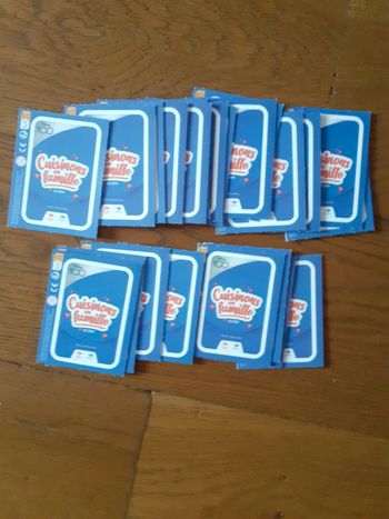 Lot de 24 pochettes de cartes neuves cuisinons en famille