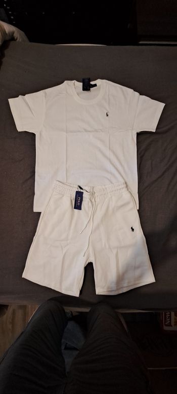 Ensemble Ralph Lauren short blanc et tee-shirt blanc  . Taille : L