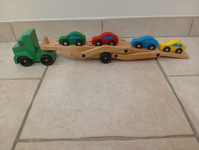 Petites voitures en bois - photo numéro 2