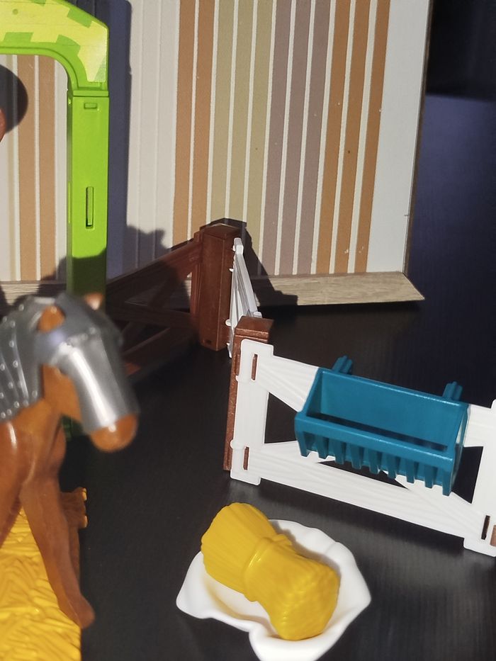 🟡 Playmobil  Lot Enclos  avec petits accessoires et chevaux - photo numéro 4