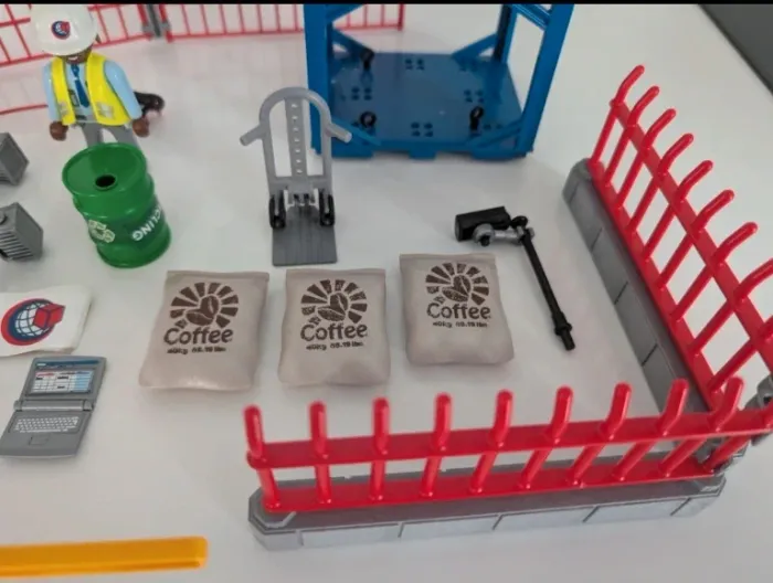 Playmobil 70773 espace de stockage city action cargo port - photo numéro 4