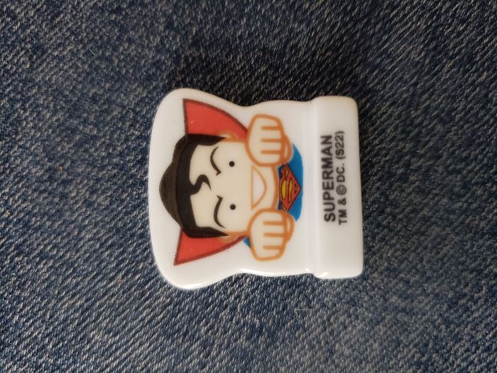 SUPERWOMAN Fève brillante 2023 SUPER HEROS