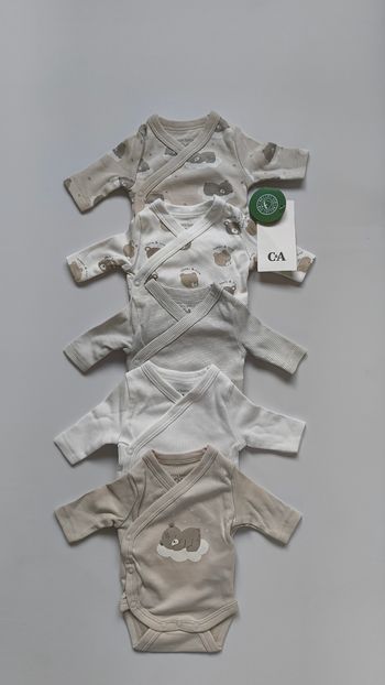 Pack de 5 bodies nouveau né C&A