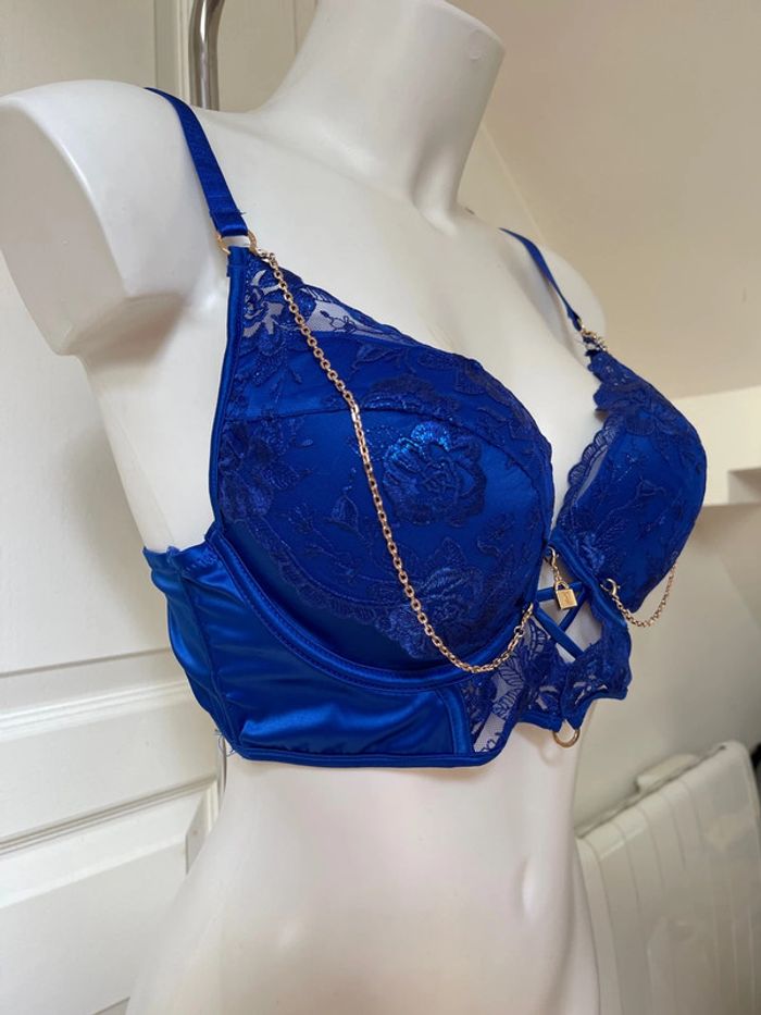 Soutien-gorge bleu - photo numéro 7