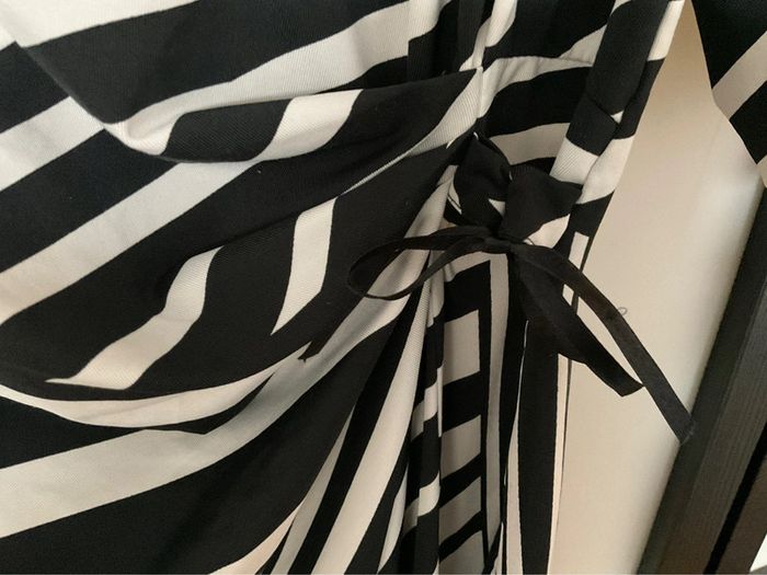 Robe noir et blanche MS Mode - photo numéro 4