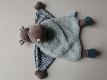 peluche hippopotame
