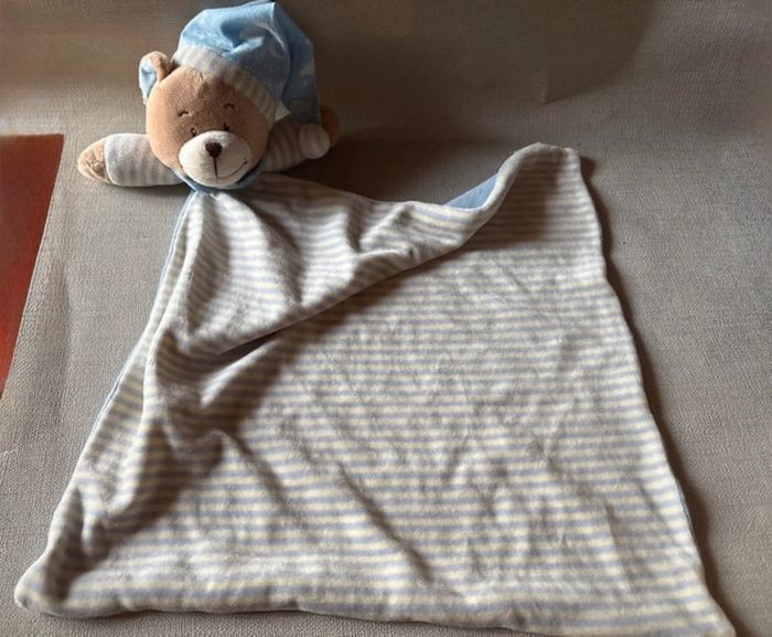 Grand doudou ours bleu bleu rayé blanc gmbh