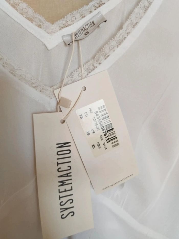 Crop- top. Sans manche . Marque systemaction. - photo numéro 2