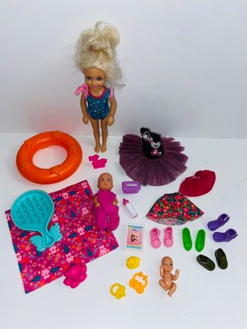 Lot enfant bébé pour poupée Barbie 