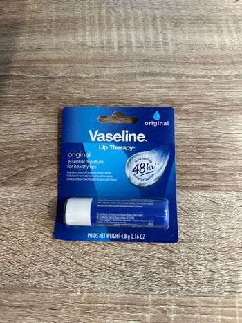 Lip stick à lèvres vaseline