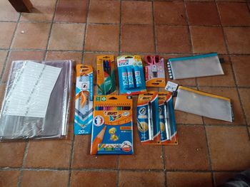 Lot fournitures scolaire enfant