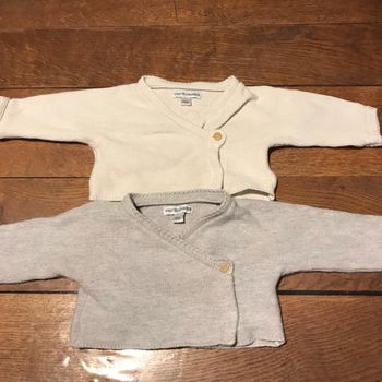 2 gilets naissance Vertbaudet