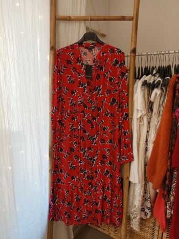 Jolie robe fleurie taille 34/36 neuve avec étiquette 🏷