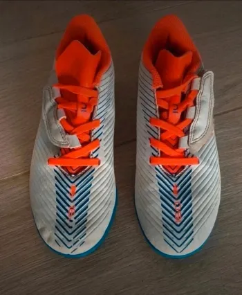 Crampons Kipsta taille 33
