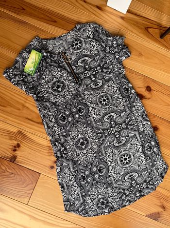 Robe neuve avec étiquette