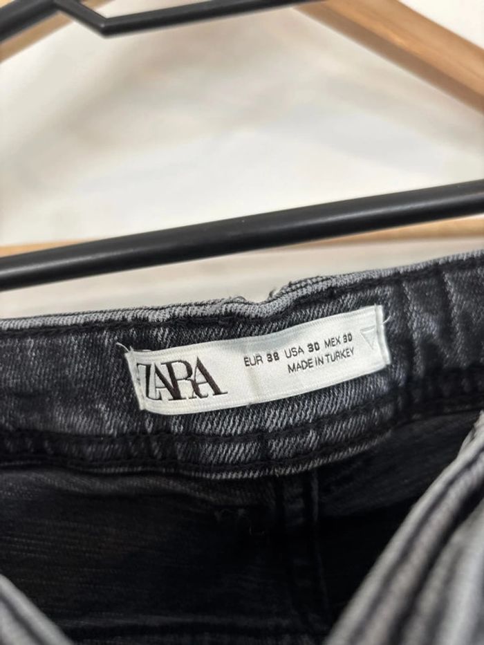 Jean noir à trous Zara taille 38 - photo numéro 2