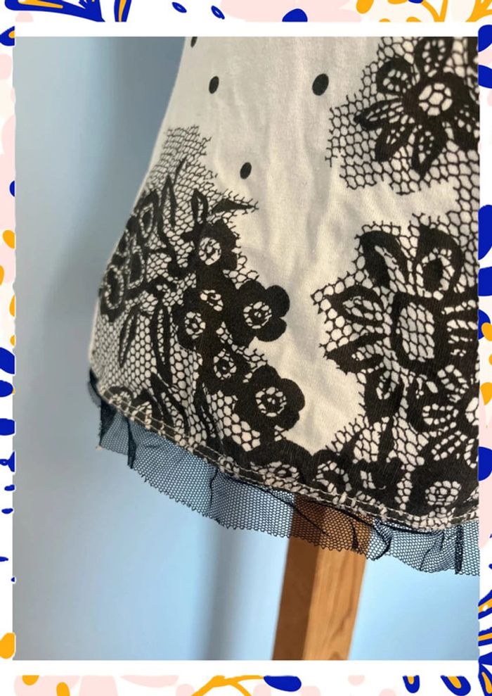 đ€ DĂ©bardeur Evalinka â Taille 2 â Blanc avec imprimĂ© gris & dĂ©tail tulle noir đ€ - photo numĂ©ro 3