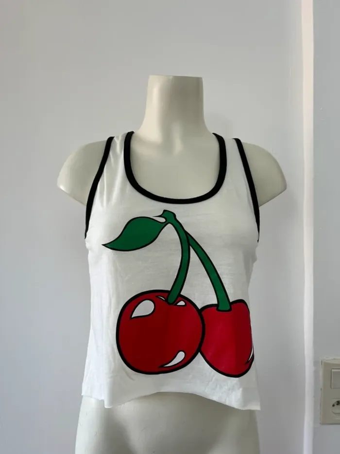 Top sans manches cerise