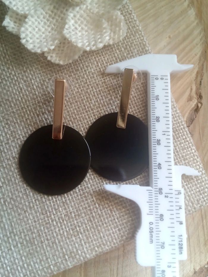 Boucles d'oreilles dorées et noires - photo numéro 2
