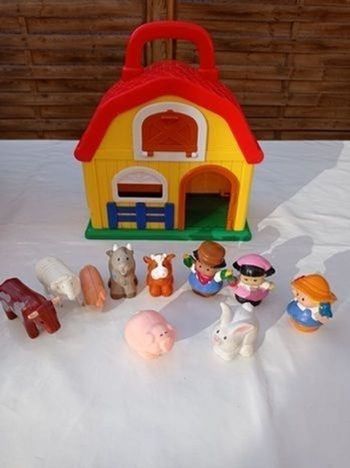 Ferme avec personnages
