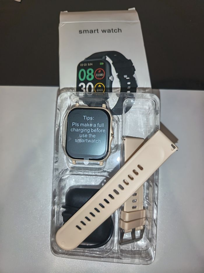 Montre connectée neuve dans sa boîte d'origine - photo numéro 3