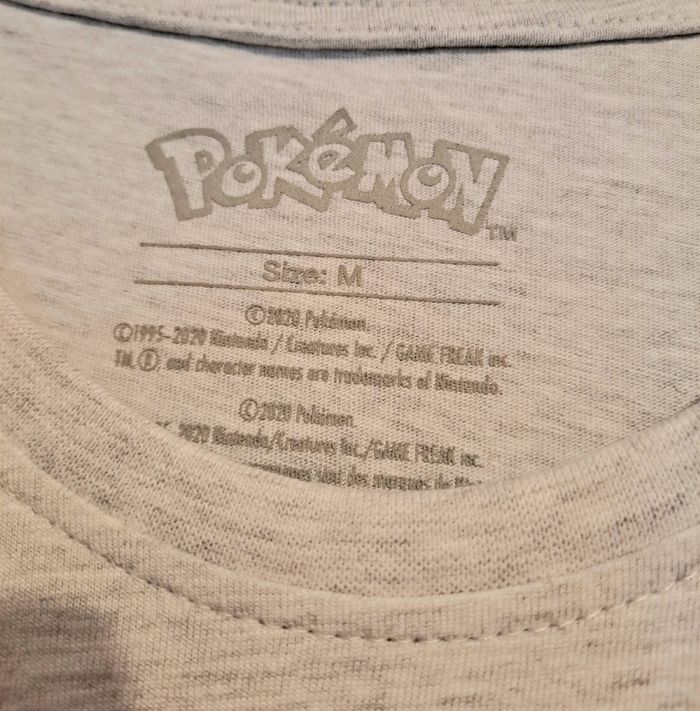 Tshirt pokemon thème Noël pikachu homme taille M - photo numéro 3