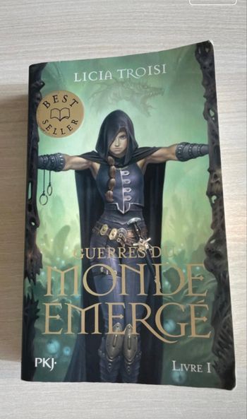 Livre Guerre du monde émergé