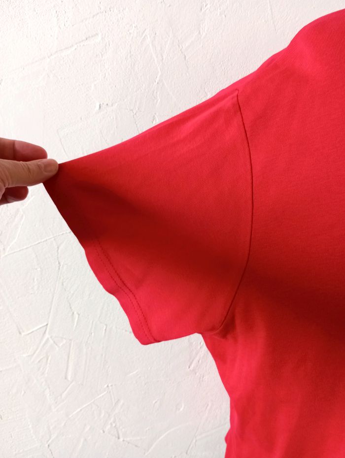 🌸 T-shirt, cintre à cintre, taille 8 - photo numéro 2