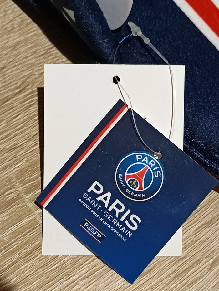 Pantoufles  Mixte PSG 🩷 - photo numéro 4