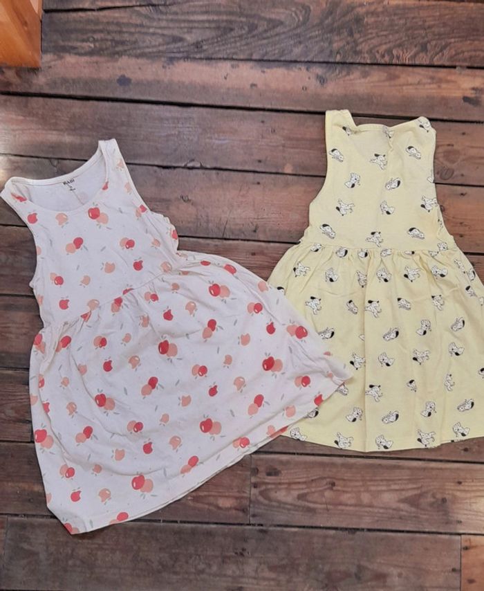 2 robes ete taille 5 ans fille chien peche