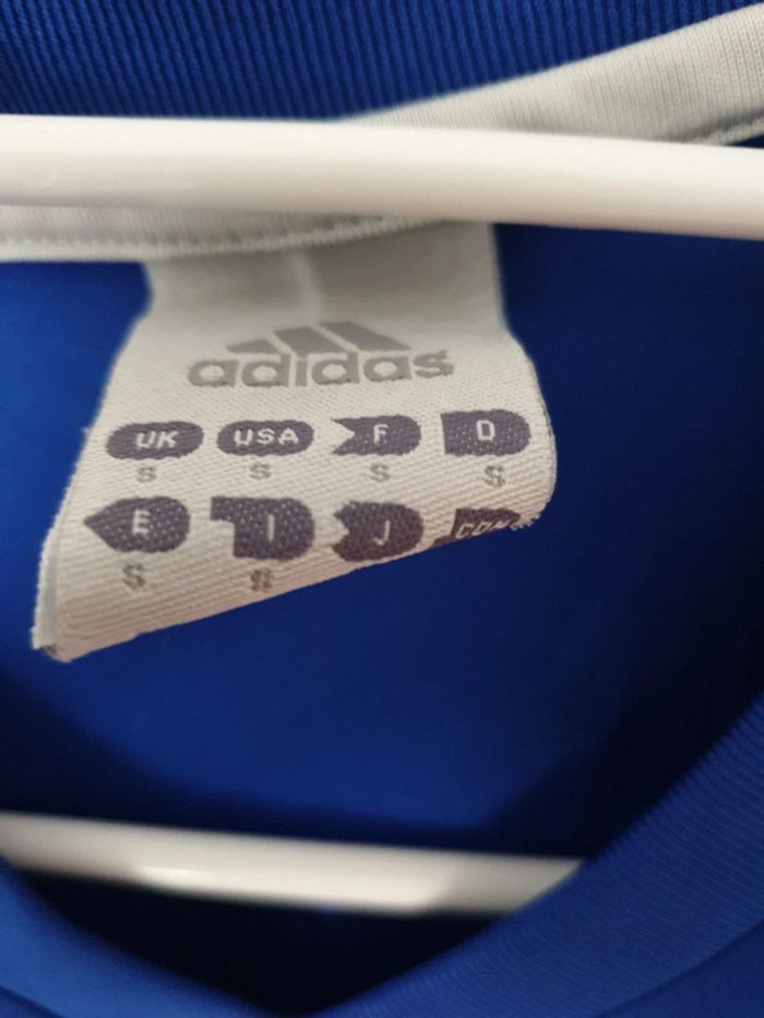 Tee-shirt et sous short Taille S pour le foot - photo numéro 4
