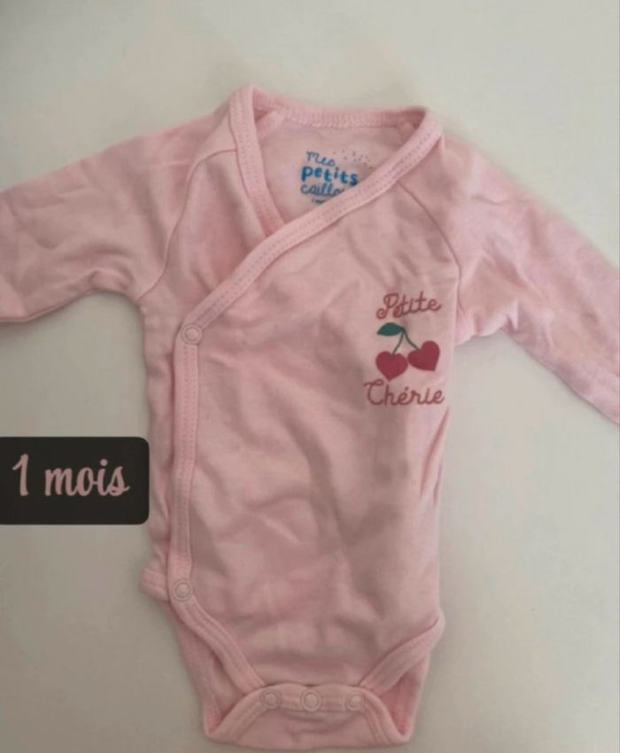 Lot 4 bodies 1 mois