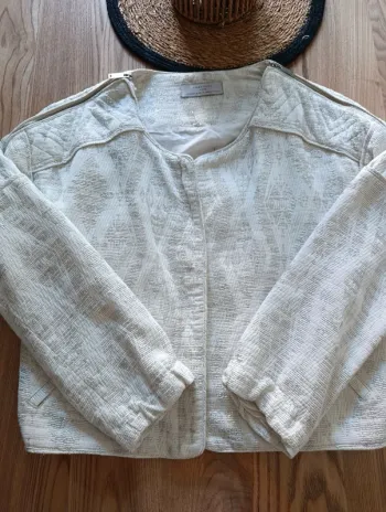 Veste beige avec filaments argentés Zara M