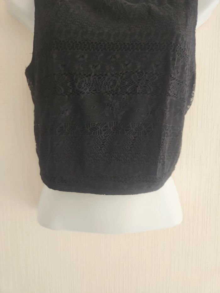 Crop top / t-shirt court noir avec dentelle XS / S - photo numéro 6