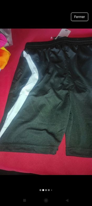 Très beau short Hummel neuf e60
