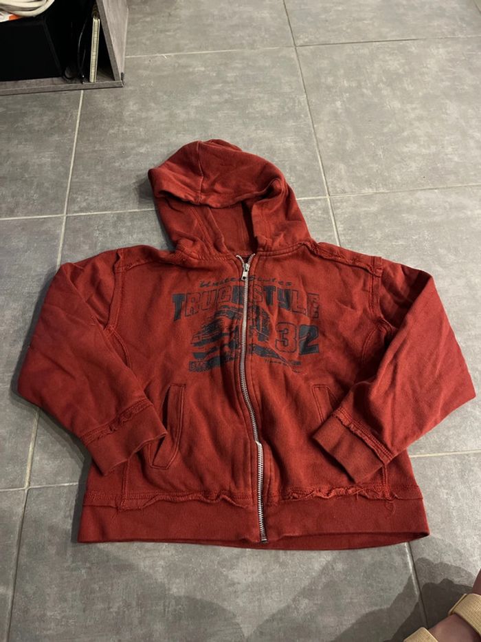 Pull zip à capuche bordeaux enfant