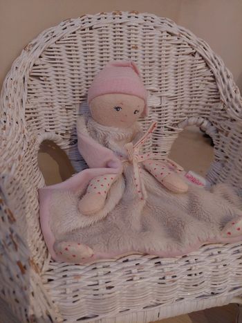 Corolle - doudou plat poupee rose et blanche